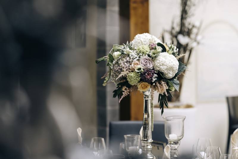décoration de table avec fleurs pour événement professionnel sur Marseille